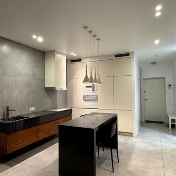 Раїси Окіпної вул., 18