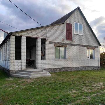 Власник. Продається будинок, м.Мерефа біля 3-ої школи та біля озера.