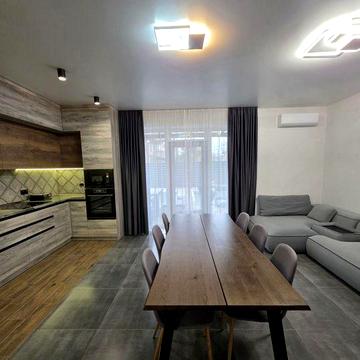 Продаж стильного кутового таунхауса на Заріччі в повній комплектації