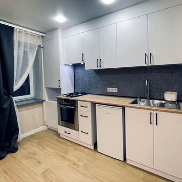 Квартира-студія, довгострокова оренда, перша здача,  центр