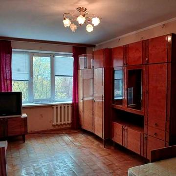 1-кімнатна на пр.Академіка Корольова 12 і