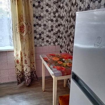 Аренда 2 х комнатной квартиры. Центр. 1 этаж.