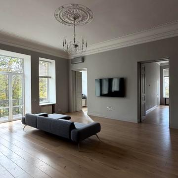 Шовковична вул., 36/7