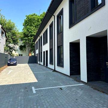 Таунхаус 93 м² з ділянкою 1,1 сотки поруч із парком "Незнайка"