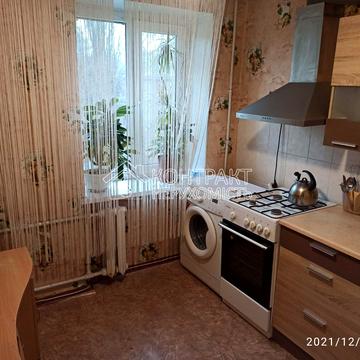 Олександрівський просп. (Косіора), 81