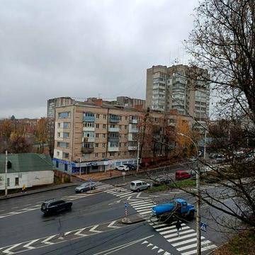 Центр,1 кімнатна, пластикові вікна, терміново, вільна