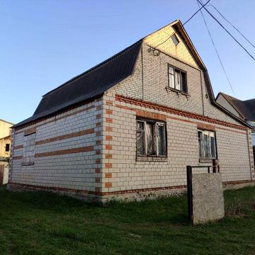 Продається великий будинок без ремонту