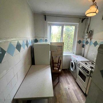 Продам 2-х ком на Черемушках в жилом состоянии с мебелью