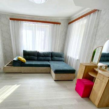 Здається  невеликий будинок Космос