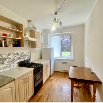 Продам 2 комнатную квартиру . ЖК Осбб