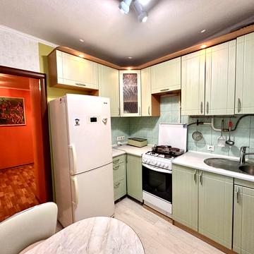 Ірпінська вул. (Абхазька), 6