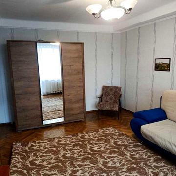 Голосіївський просп. (40-річчя Жовтня), 122к1