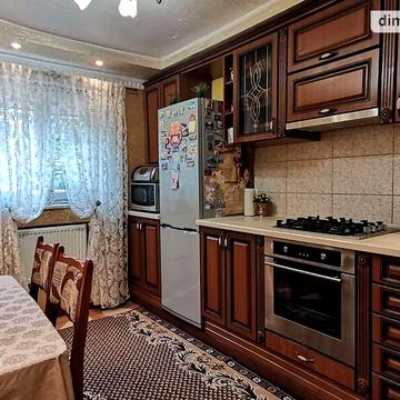 Довгострокова оренда 2к Дім Слави вулиця