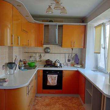 Князя Володимира Великого просп., 77