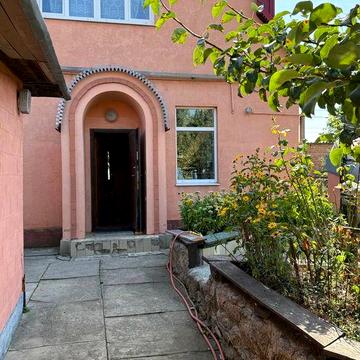 Будинок по вул.Ярославській. Є держ.Акт на земельну ділянку!