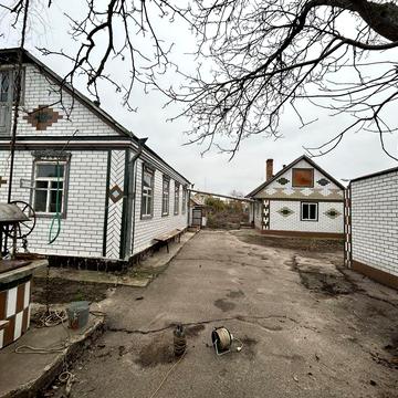 Продається будинок Городище(центр),вулиця паралельна центральній