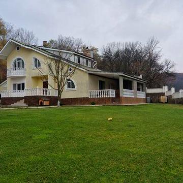 Сдам сучасний будинок в м .Обухів