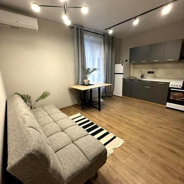 ТЕРМІНОВО! З ремонтом, євро 2 к.кв, власна набережна, зупинка поруч