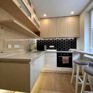 Продам затишну 3к.квартиру, після капремонту, недорого.