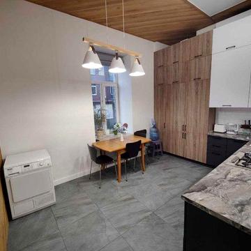 2-к 2пов Січових Стрельців 84 центр H-4м