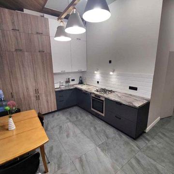 2-к 2пов Січових Стрельців 84 центр H-4м