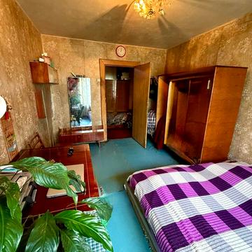 Небесної Сотні просп. (Маршала Жукова), 51