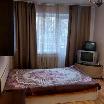 Камянецька вул., 2