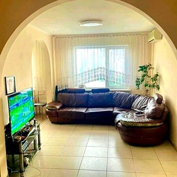 Академіка Заболотного вул., 84