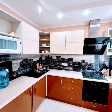 Пилипа Козицького вул., 3