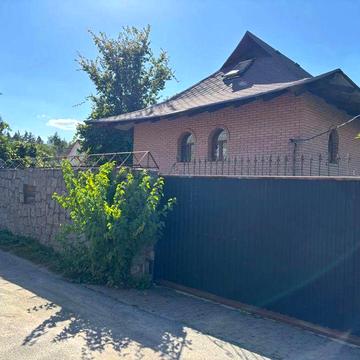 Продам 2-поверховий будинок с. Чабани LM