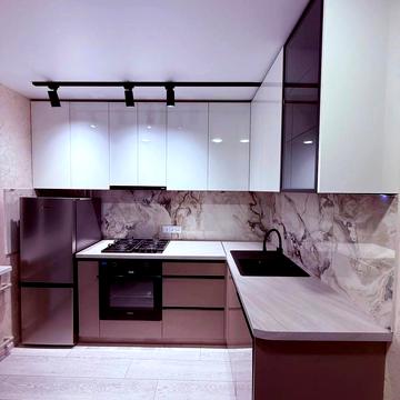 Харківська вул., 5