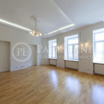 Володимирська вул., 43