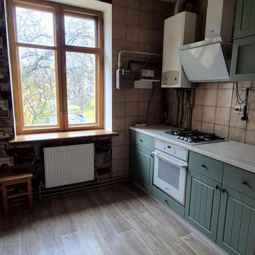 Берестовського, 12