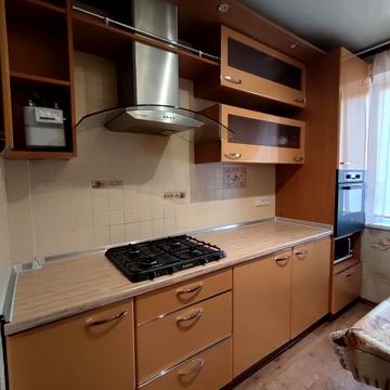 Ньютона вул., 46