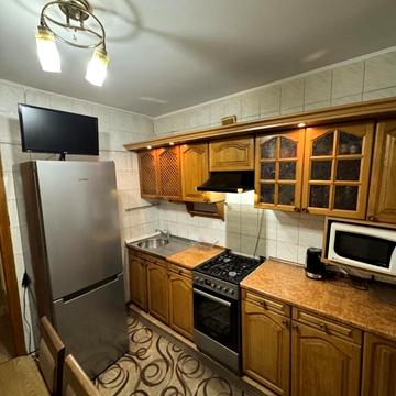 Спортивна вул. (Щорса), 38