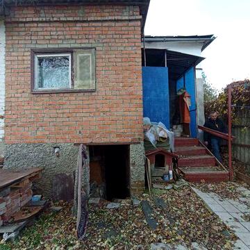 Продається частина однокімнатного будинку в центрі міста