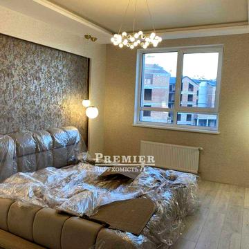 Продам трикімнатну квартиру в цегляному будинку з АОГВ