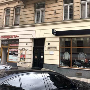 Юліуша Словацького вул., 8