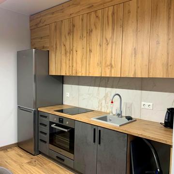 Залізнична вул., 9