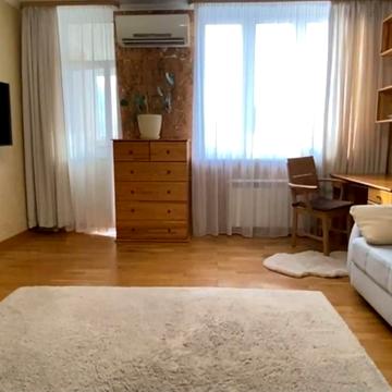 Бориса Гмирі вул., 2