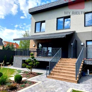 Продаж сучасного котеджу у тихому та спокійному місці!