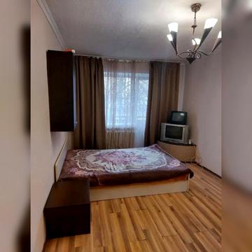 Камянецька вул., 84