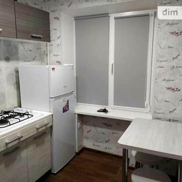 Метробудівська вул., 12