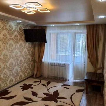 Продам уютную 2-комнатную квартиру в 522 микрорайоне!