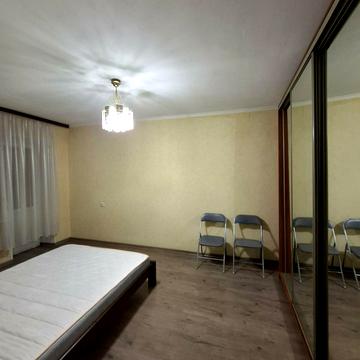 Братиславська вул., 4