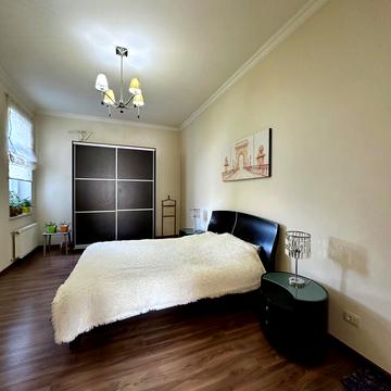 Троїцька вул., 49/51