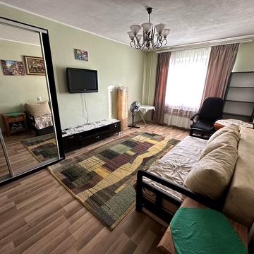 Миколи Бажана просп., 28