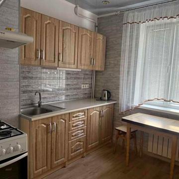 Богдана Хмельницького бульв., 17