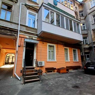 Двоповерхова квартира в Центрі на вул. Софіївській