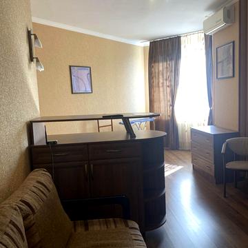 Середньофонтанська вул., 19в